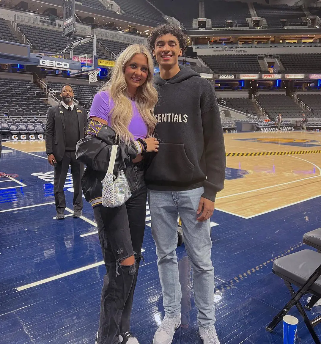 The couple enjoyed a thrilling NBA match between the Lakers and the Pacers