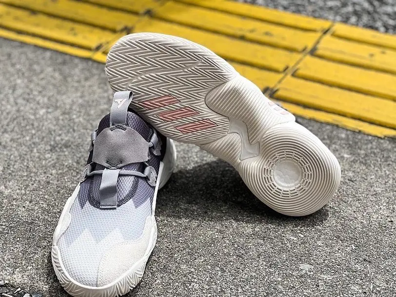 The TY1 consists of Lightstrike Midsole