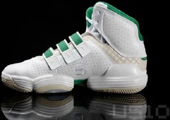 Kevin Garnett adidas TS Supernatural Commander PE was one of the best selling shoes of its time 