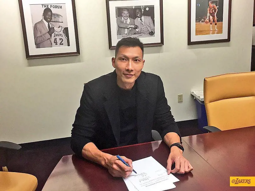 L.A Lakers signed the Chinese athlete on August 23, 2016