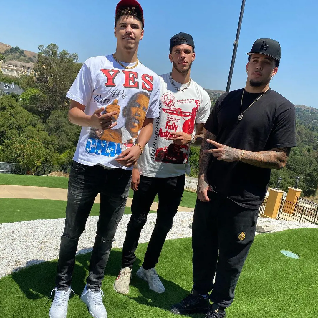 LaMelo, Lonzo, and LiAngelo Ball on one frame 